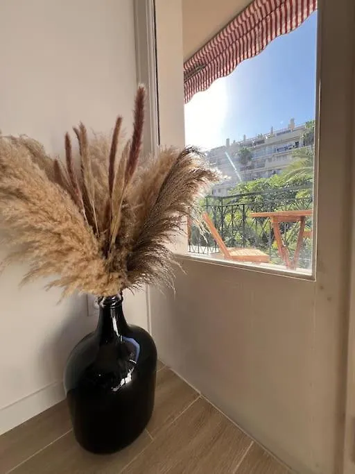 Magnifique T2 Proche Mer Et Ville Refait A Neuf Avec Terrasse Menton Apartment