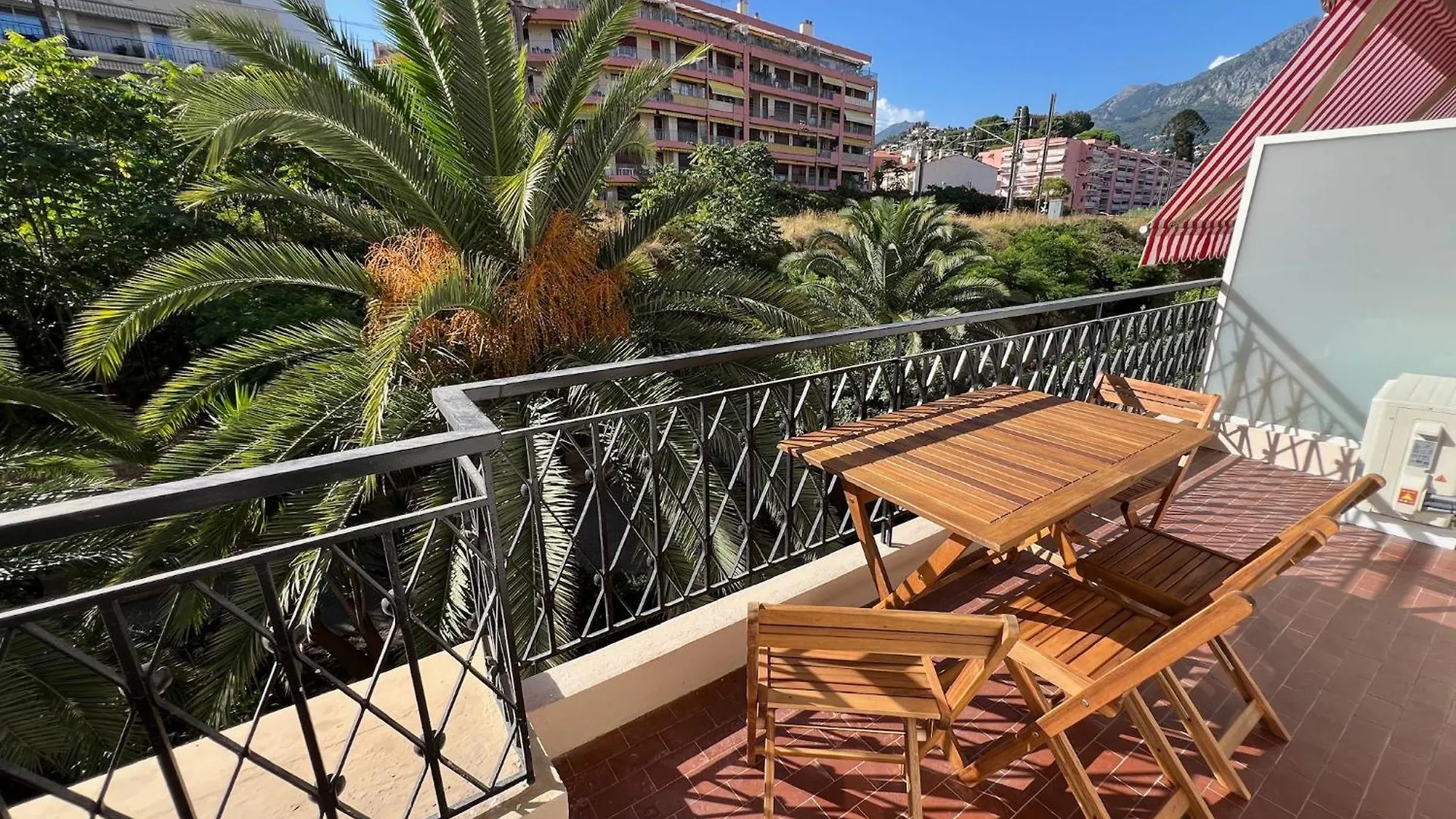 Magnifique T2 Proche Mer Et Ville Refait A Neuf Avec Terrasse Menton
